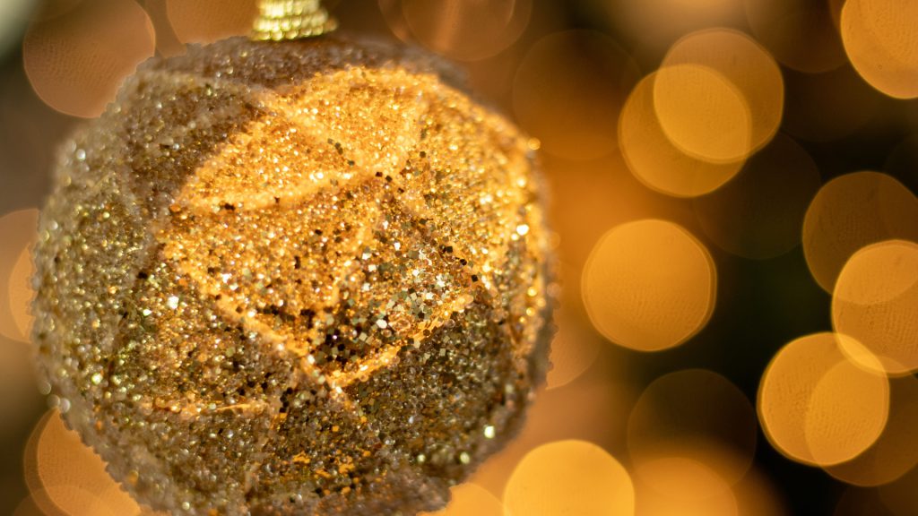 Semijoias para Festas: Como Escolher as Peças Perfeitas para Brilhar